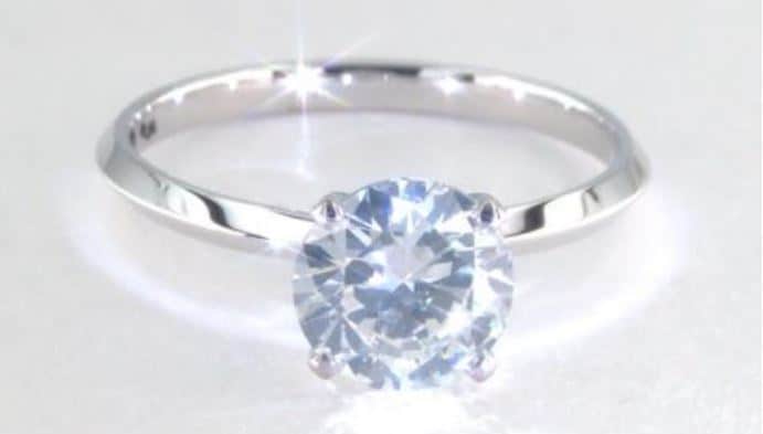20k engagement ring solitaire
