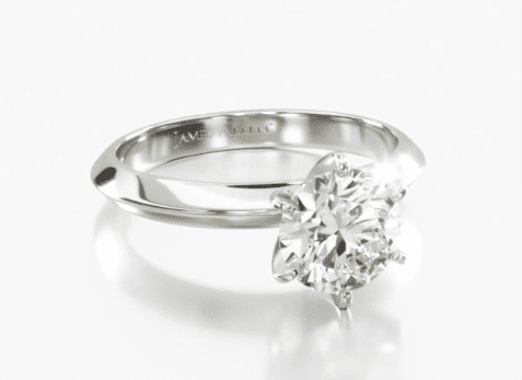 Classic solitaire setting with six prongs
